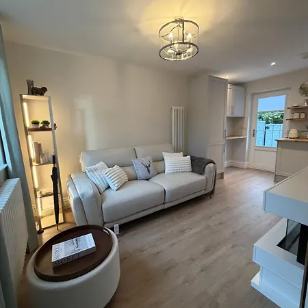 Holiday home Cosy 1-bedroom House In A Quiet Location
